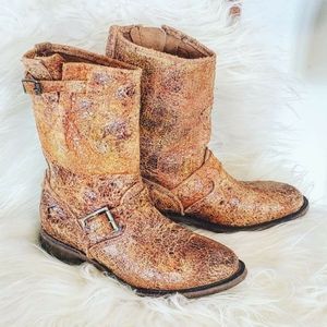 Vintage Shoe Company distressed leather boot